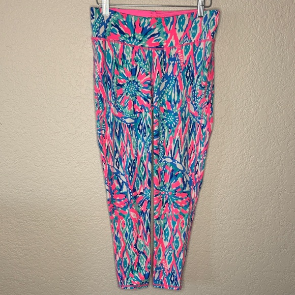 Lilly Pulitzer Luxletic UPF 50+ High Rise Weekender Leggings Tiki Pink Medium - Picture 2 of 8